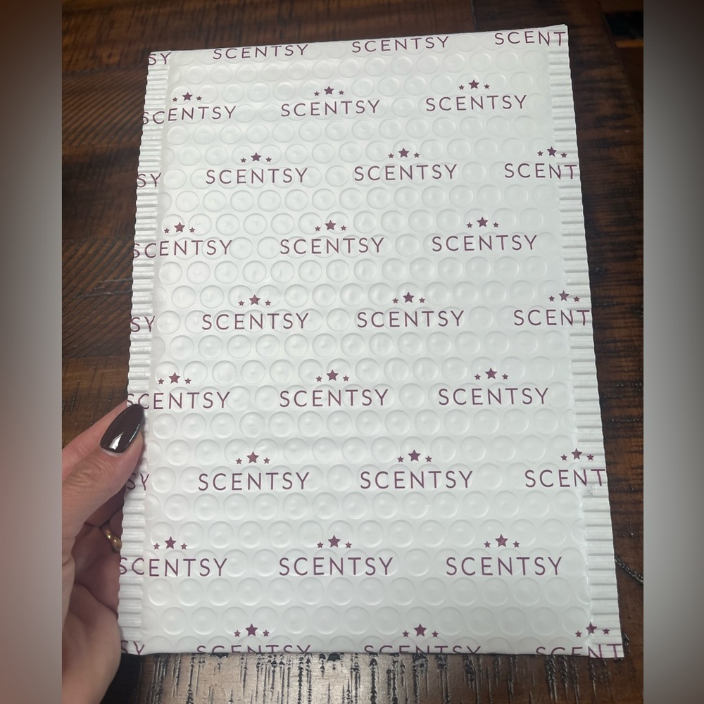 ✨Scentsy Branded Bubble Mailers✨